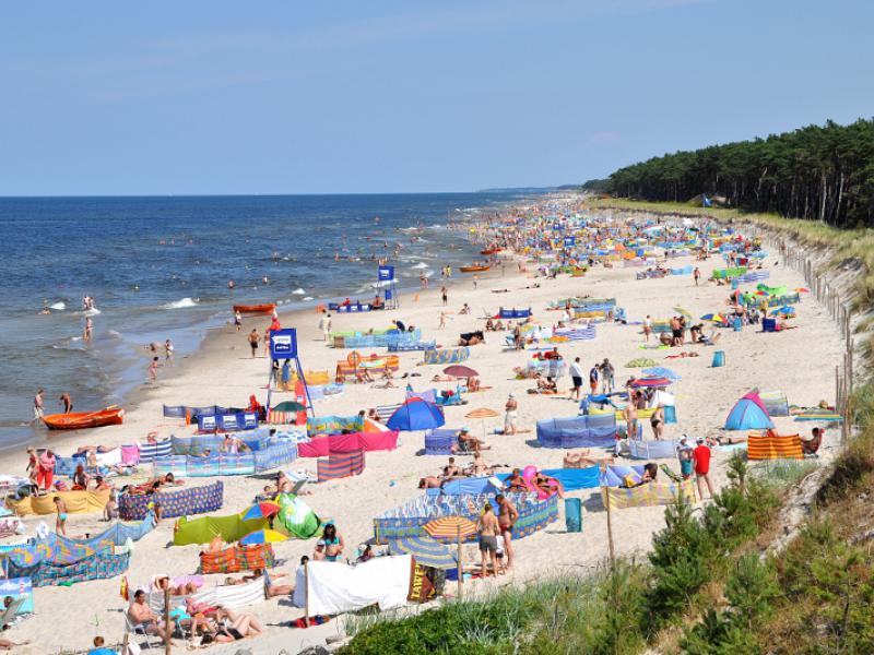 Polacy nie chcą picia i palenia na plażach