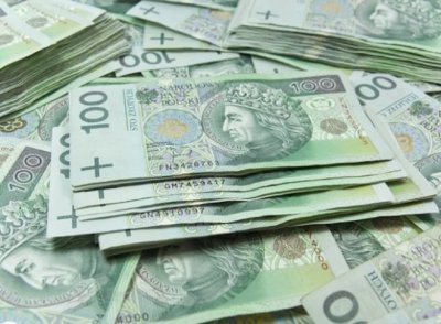 Średnia pensja w Polsce. Mało kto wie, ile wynosi, bo niewielu tyle zarabia