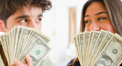 Niezależność kobiet zmienia model zarządzania finansami w związkach