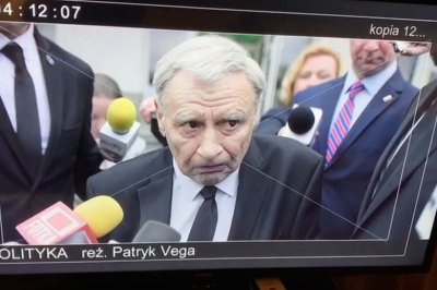 Sondaż: Czy "Polityka" Patryka Vegi to atak na PiS?